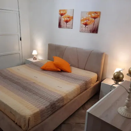 Apartment Ilassia House *