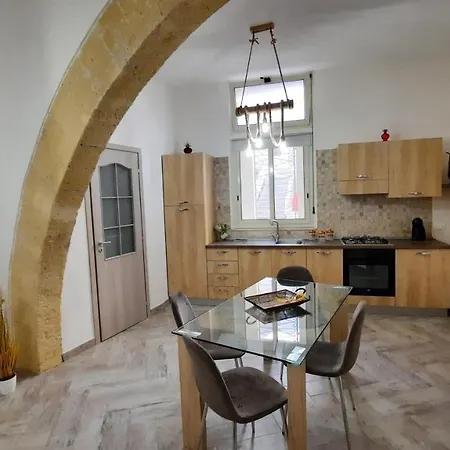 Ilassia House